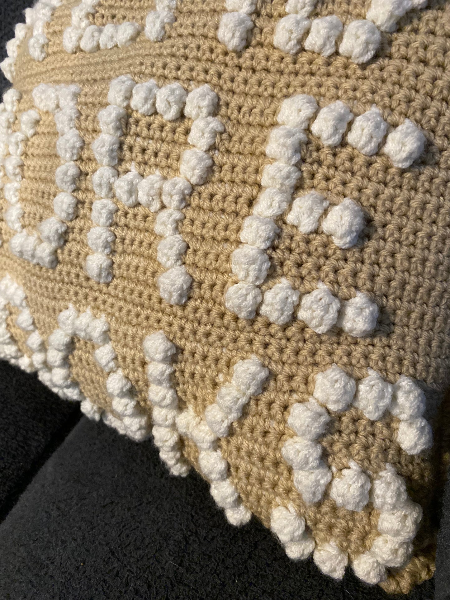 Read More Books Bobble Crochet Pillow Pattern