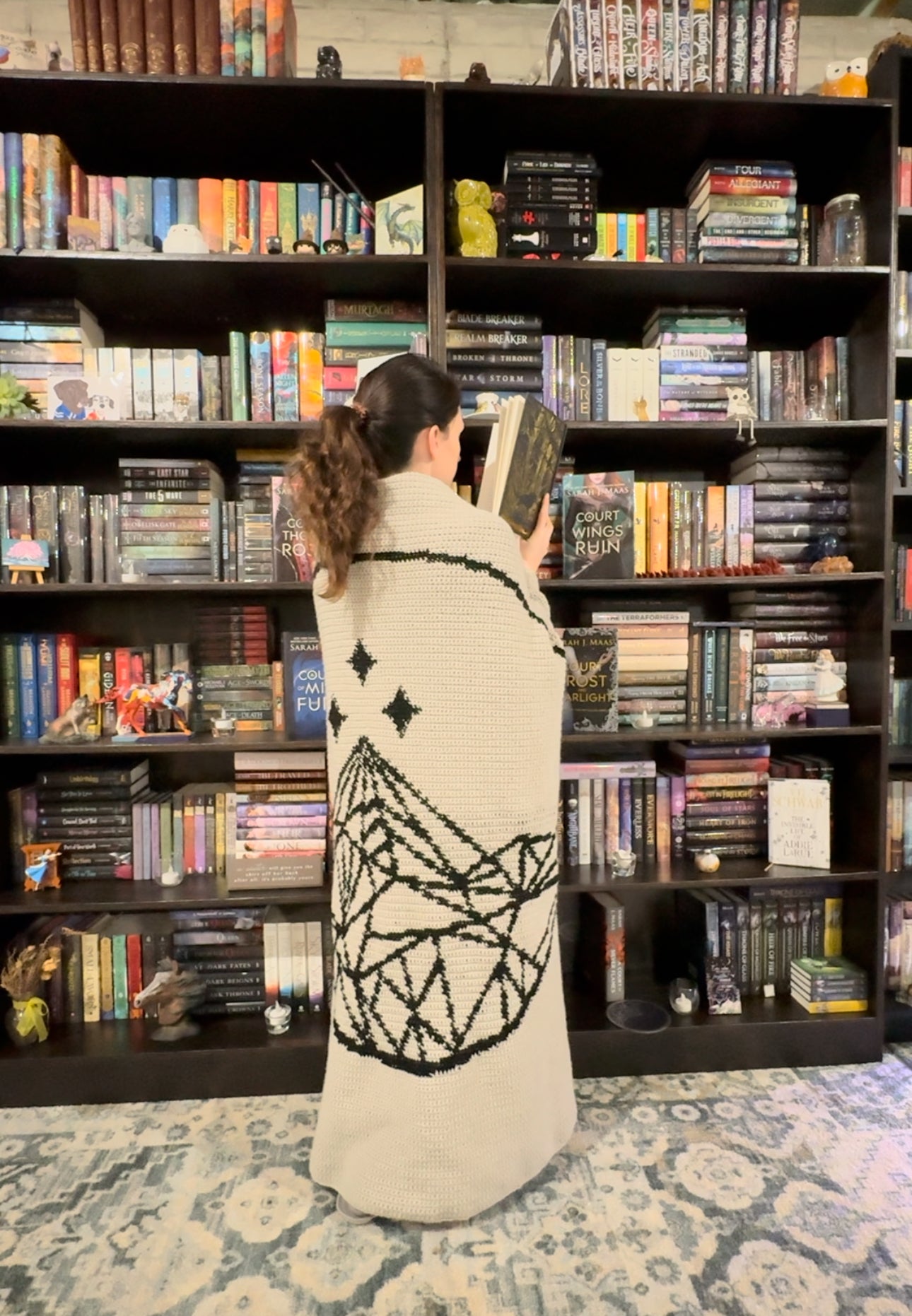 Night Court Logo Tapestry Crochet Graphghan Pattern