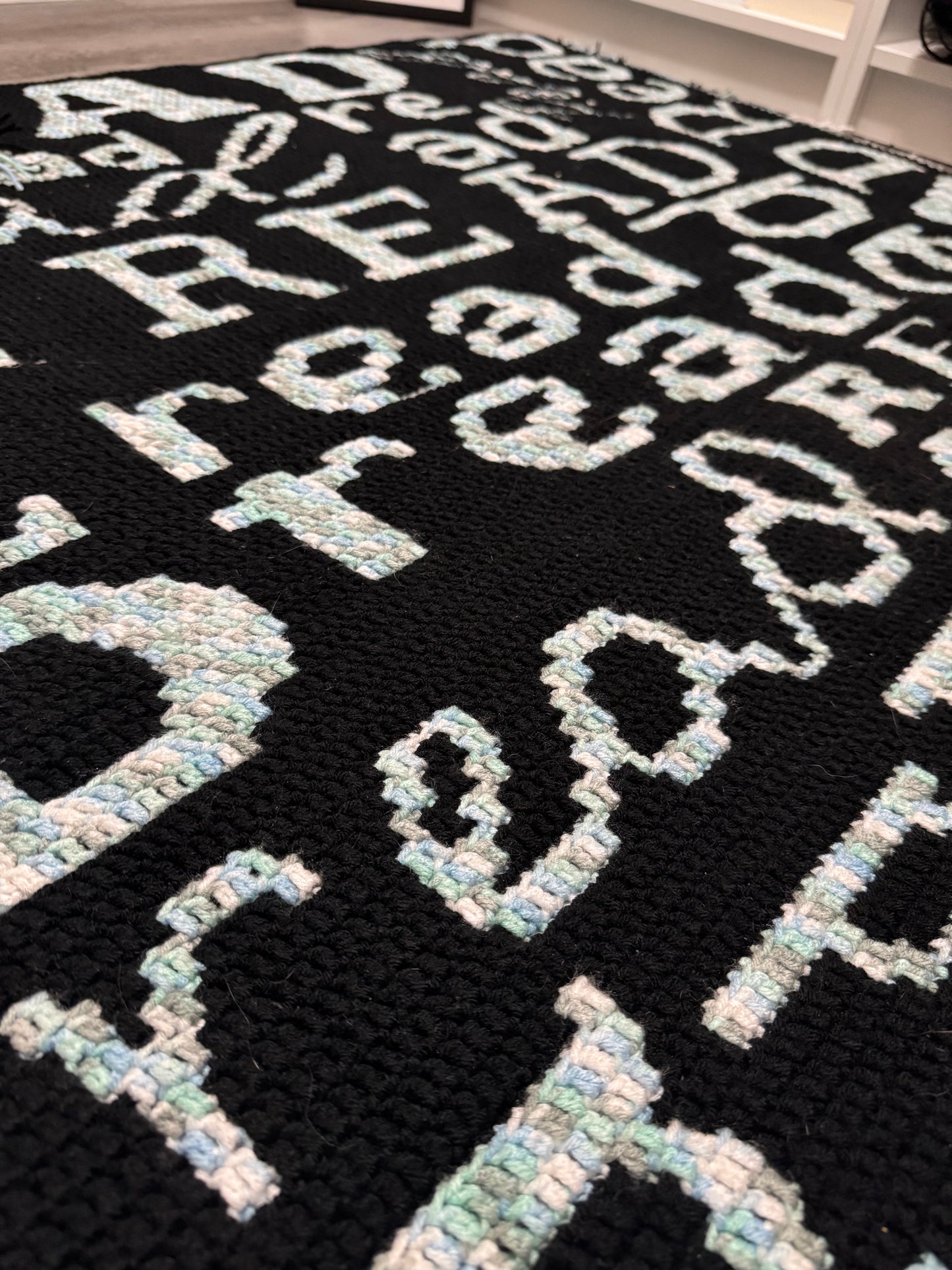 Read Overlay Mosaic Crochet Graphghan Pattern