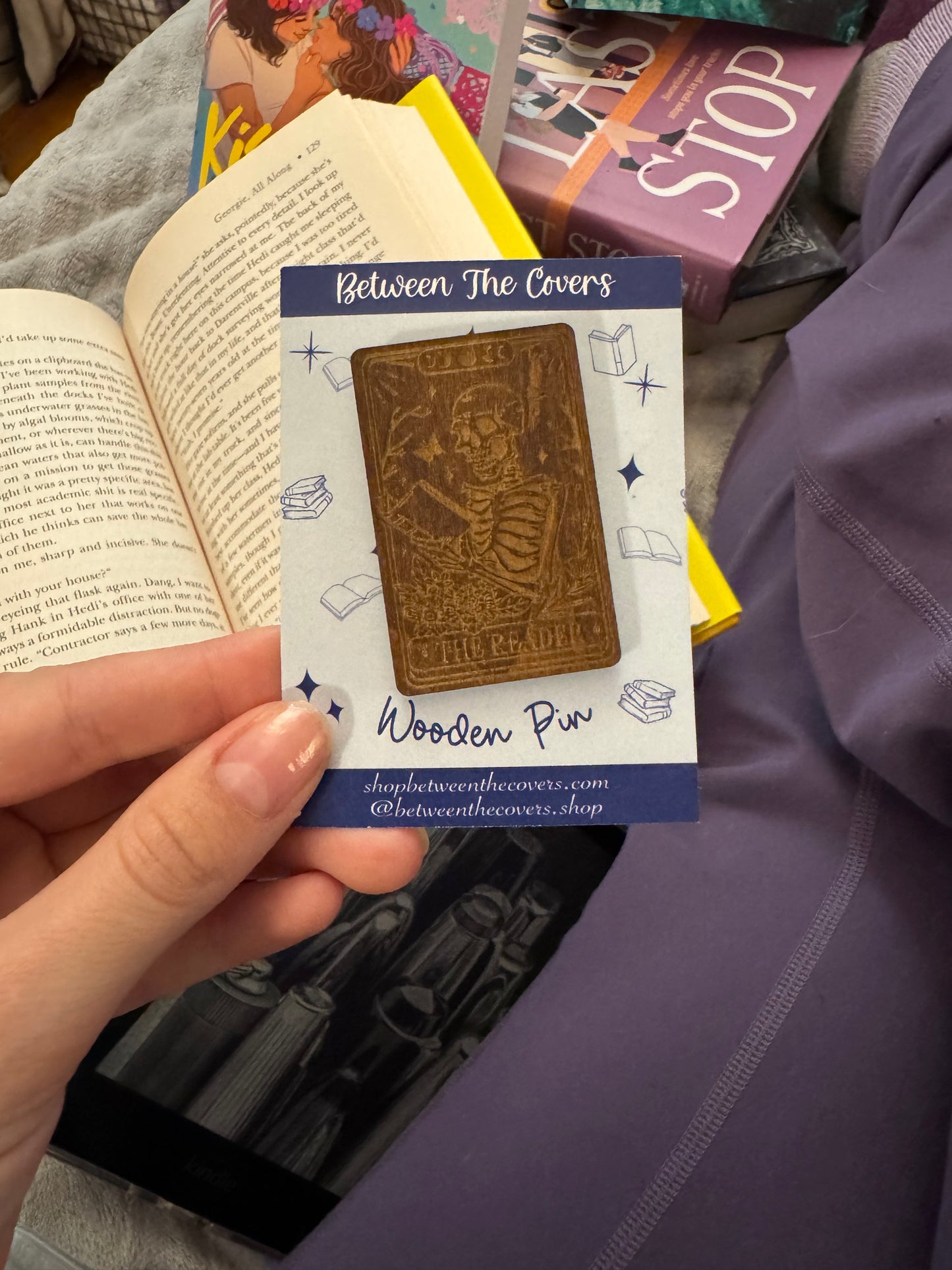 The Reader Tarot Wooden Pin