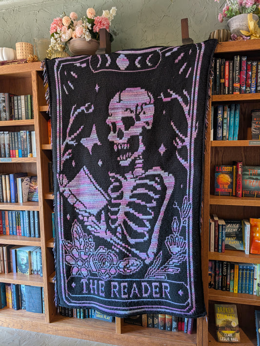 The Reader Tarot Dark Overlay Mosaic Crochet Graphghan Pattern