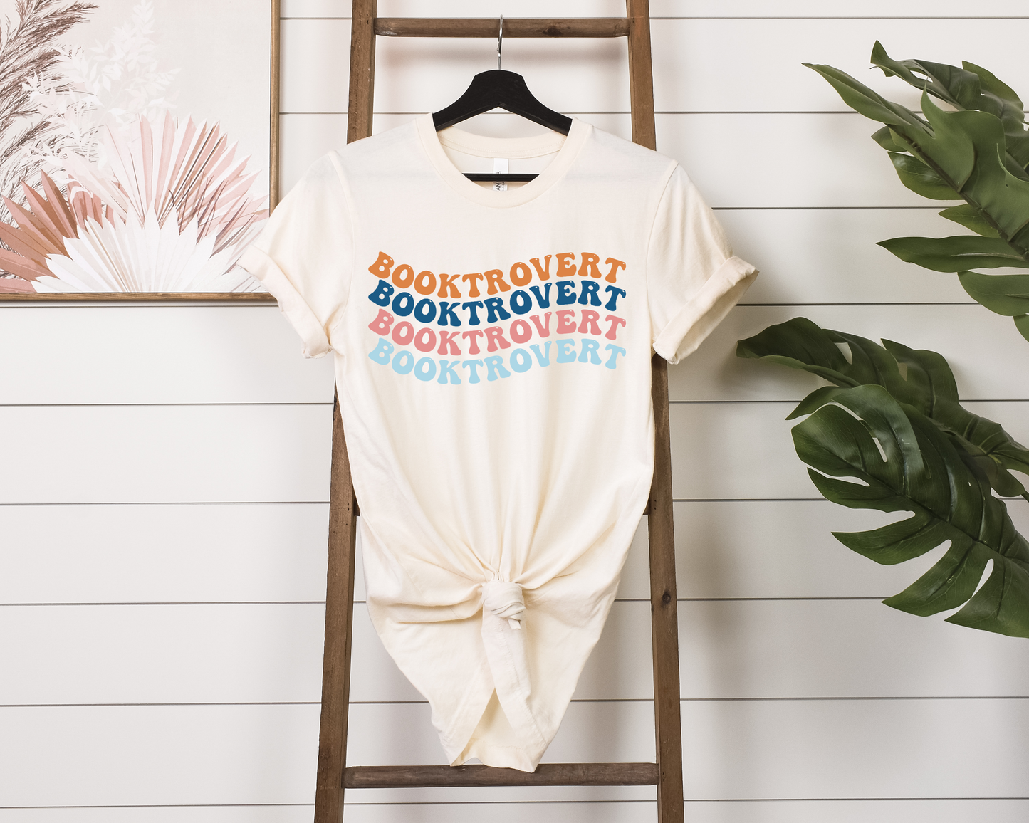 Booktrovert T-shirt