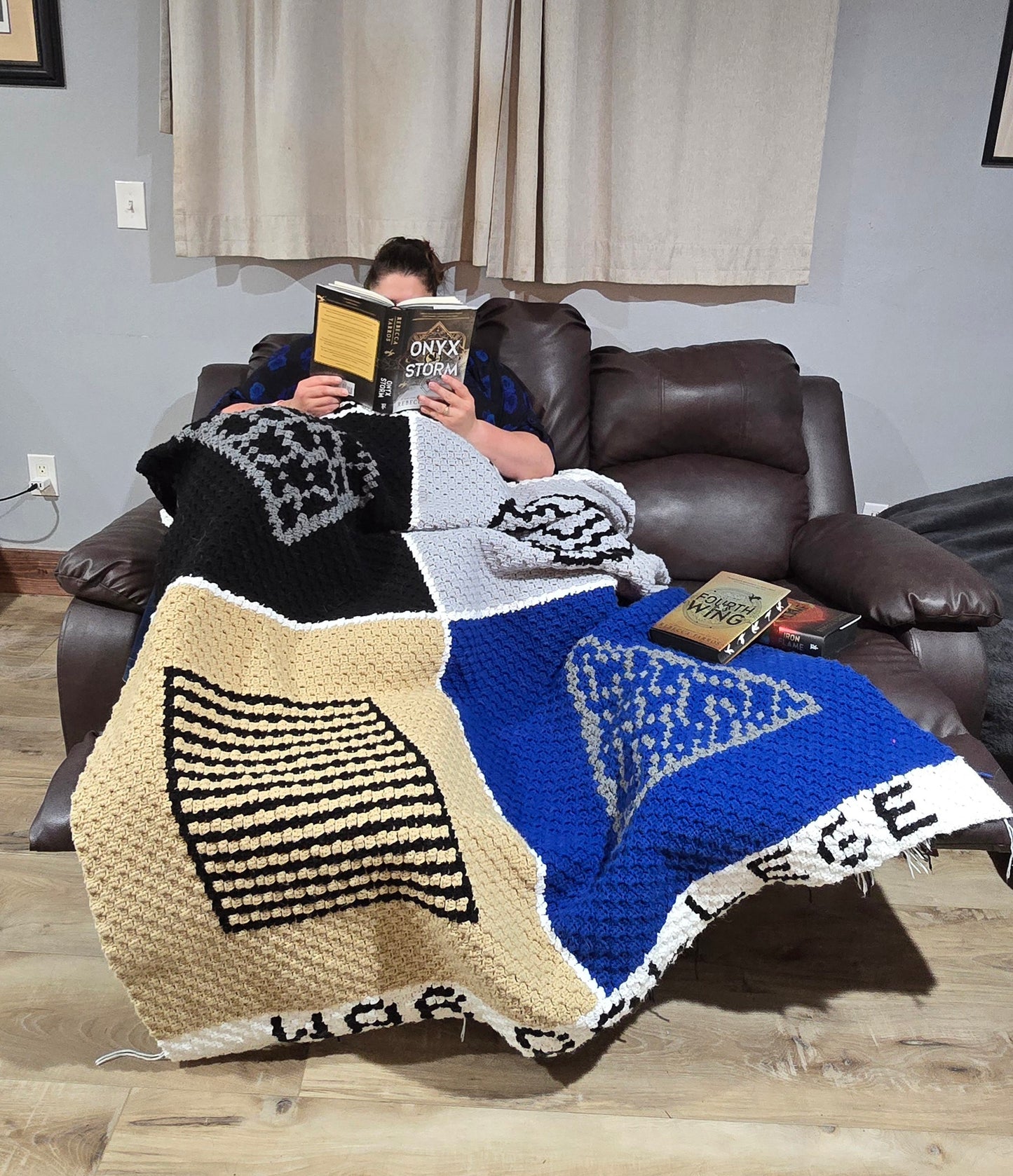 Basgiath War College Mini C2C Crochet Graphghan Pattern