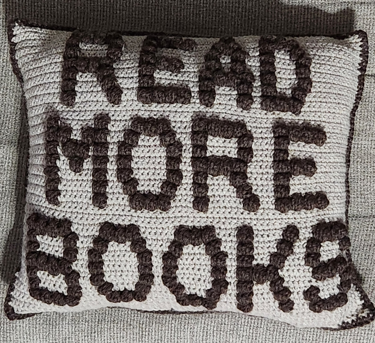 Read More Books Bobble Crochet Pillow Pattern