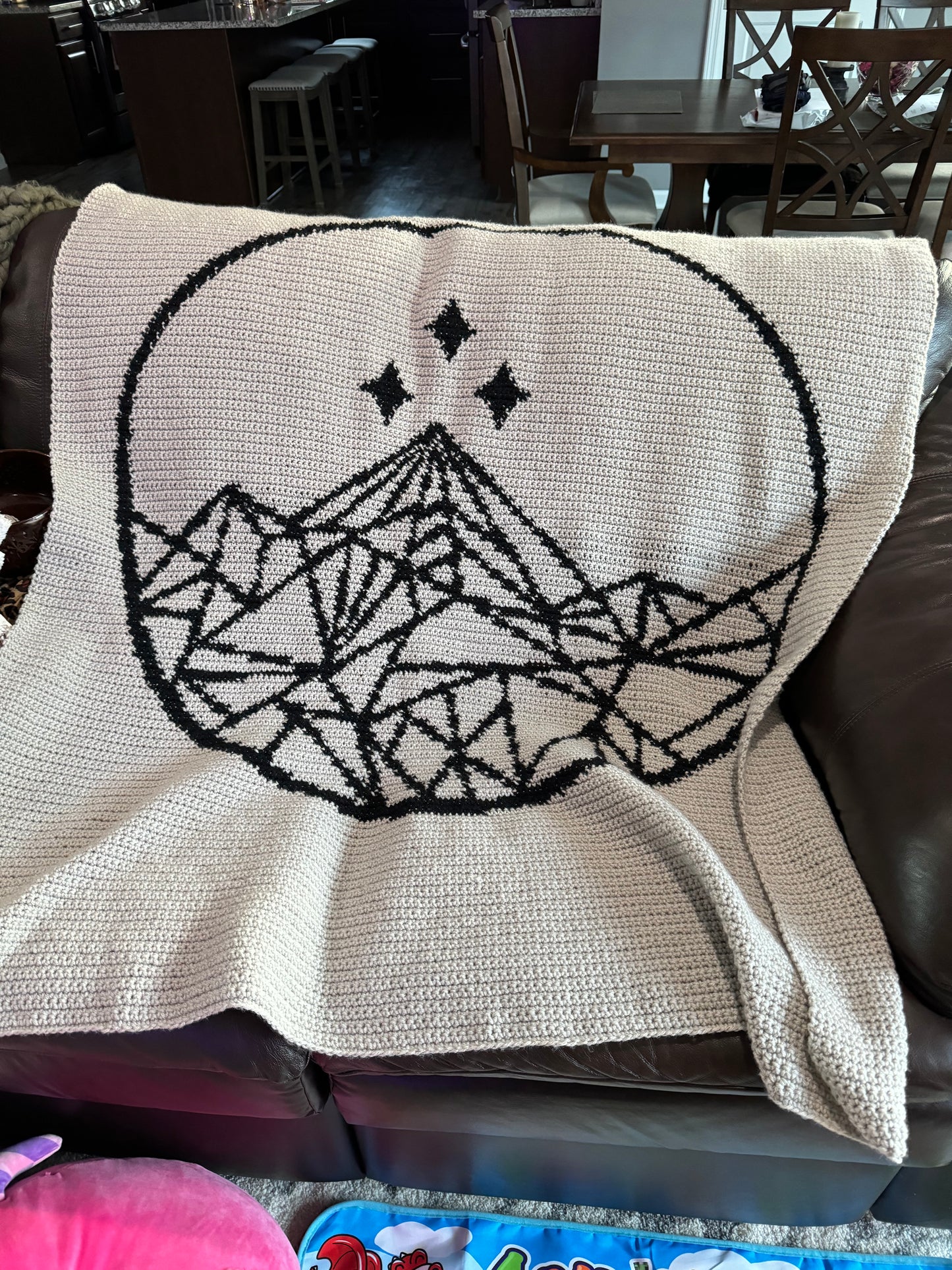 Night Court Logo Tapestry Crochet Graphghan Pattern