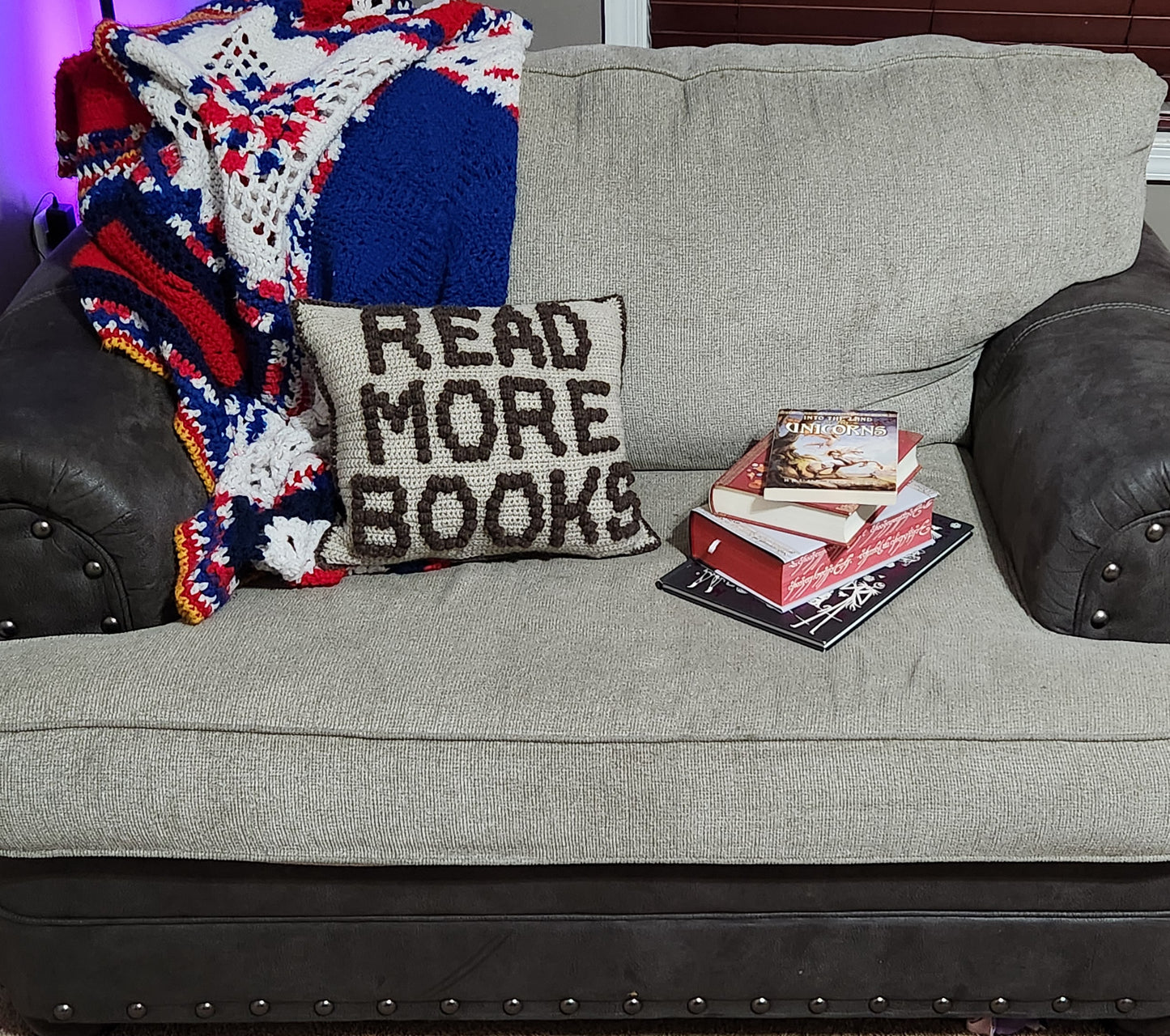 Read More Books Bobble Crochet Pillow Pattern