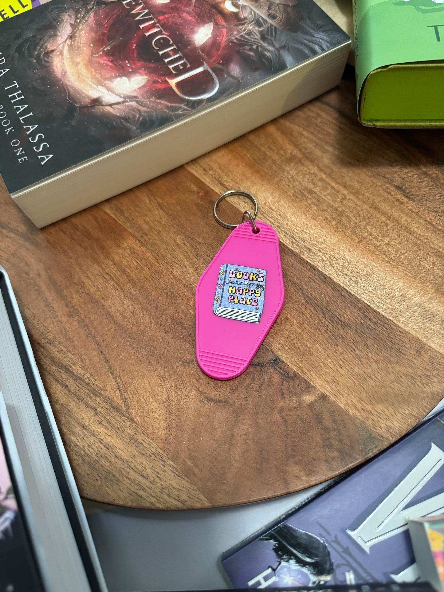 Books are my Happy Place Vintage Motel Keychain