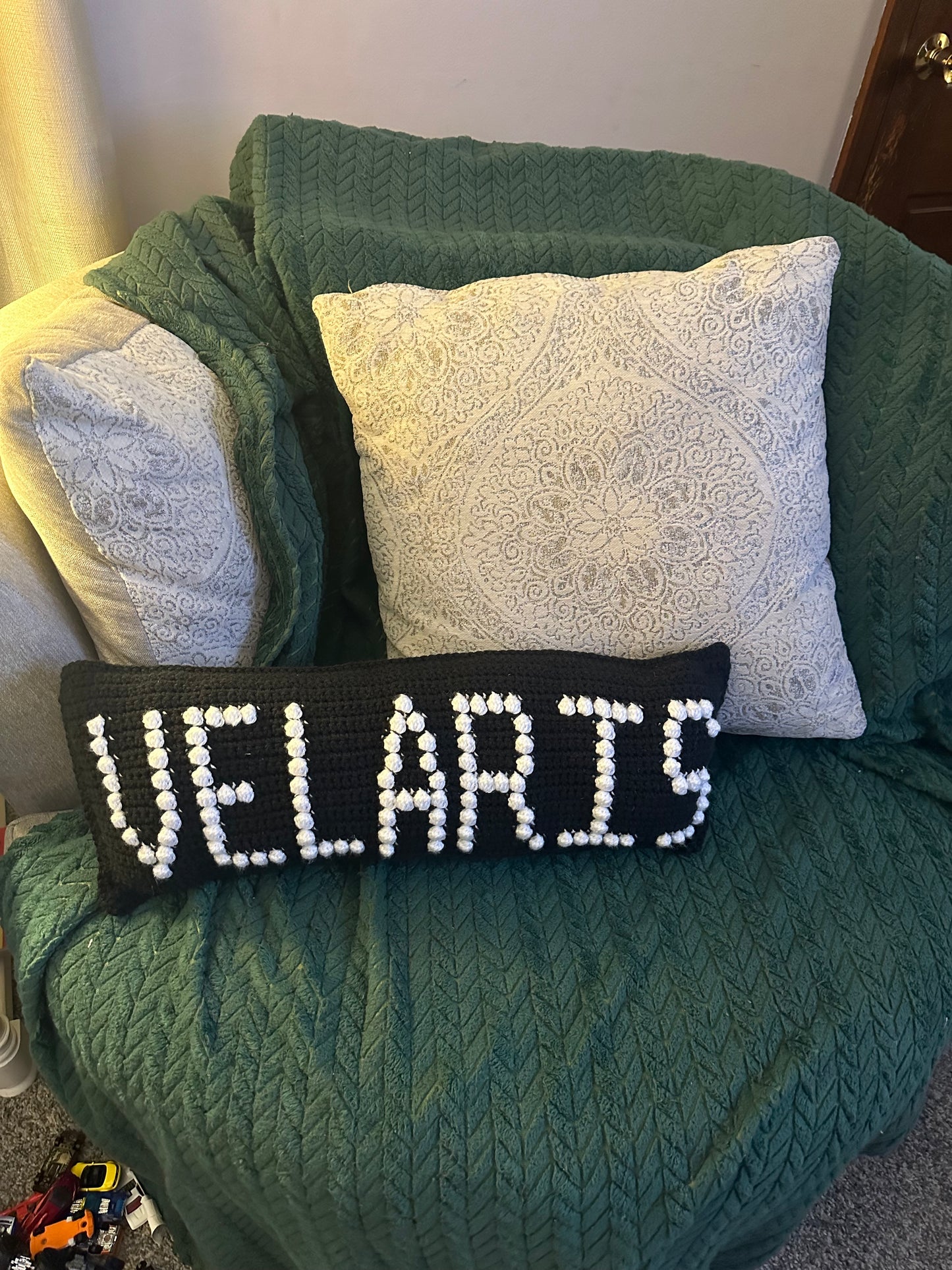 Velaris Bobble Crochet Pillow Pattern