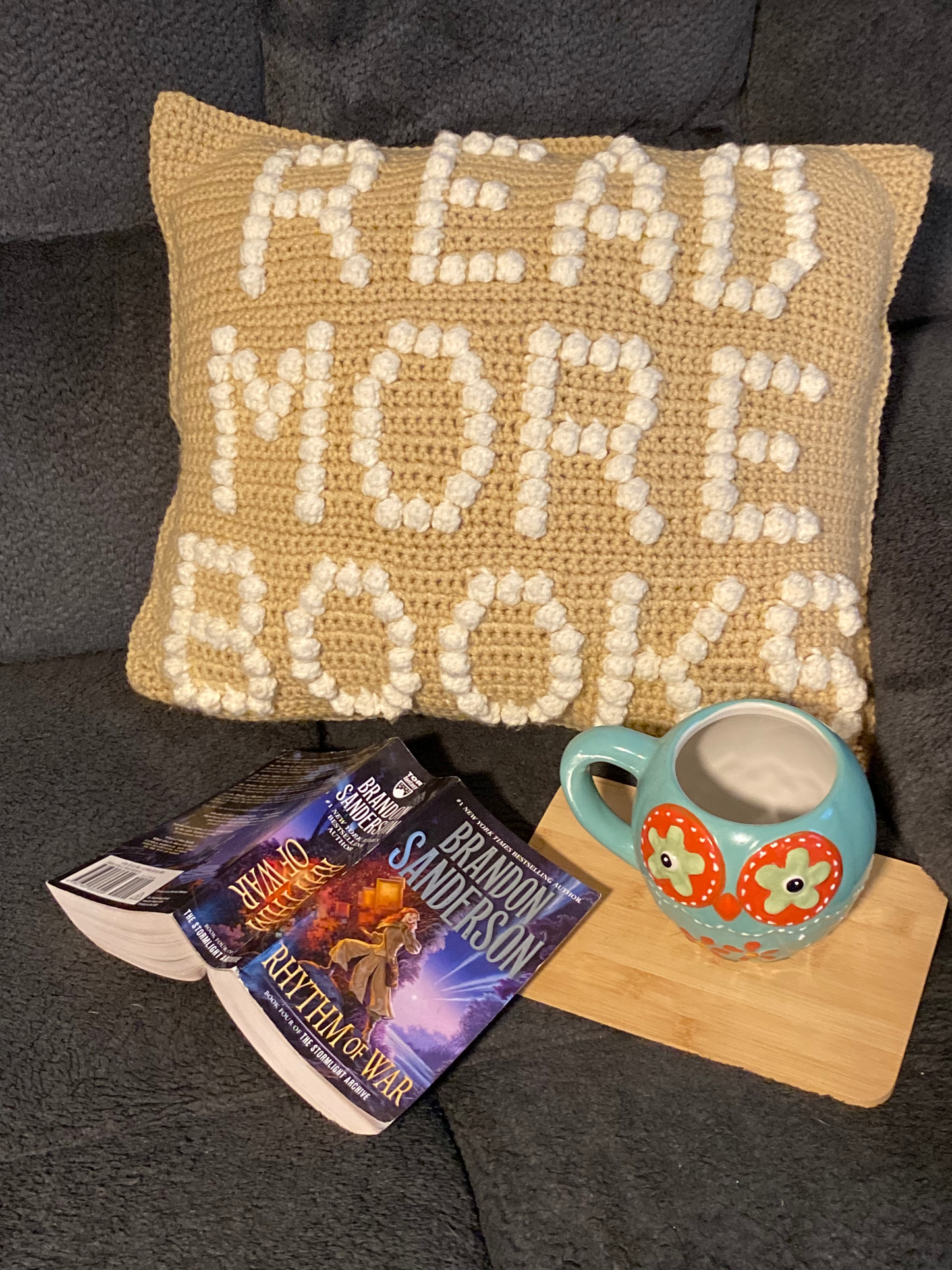 Read More Books Bobble Crochet Pillow Pattern