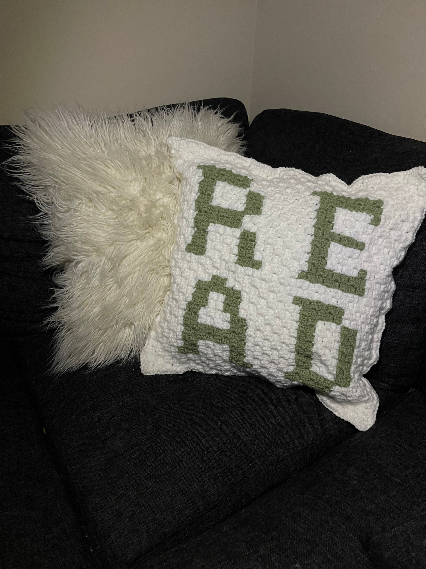 READ c2c Crochet Pillow Pattern