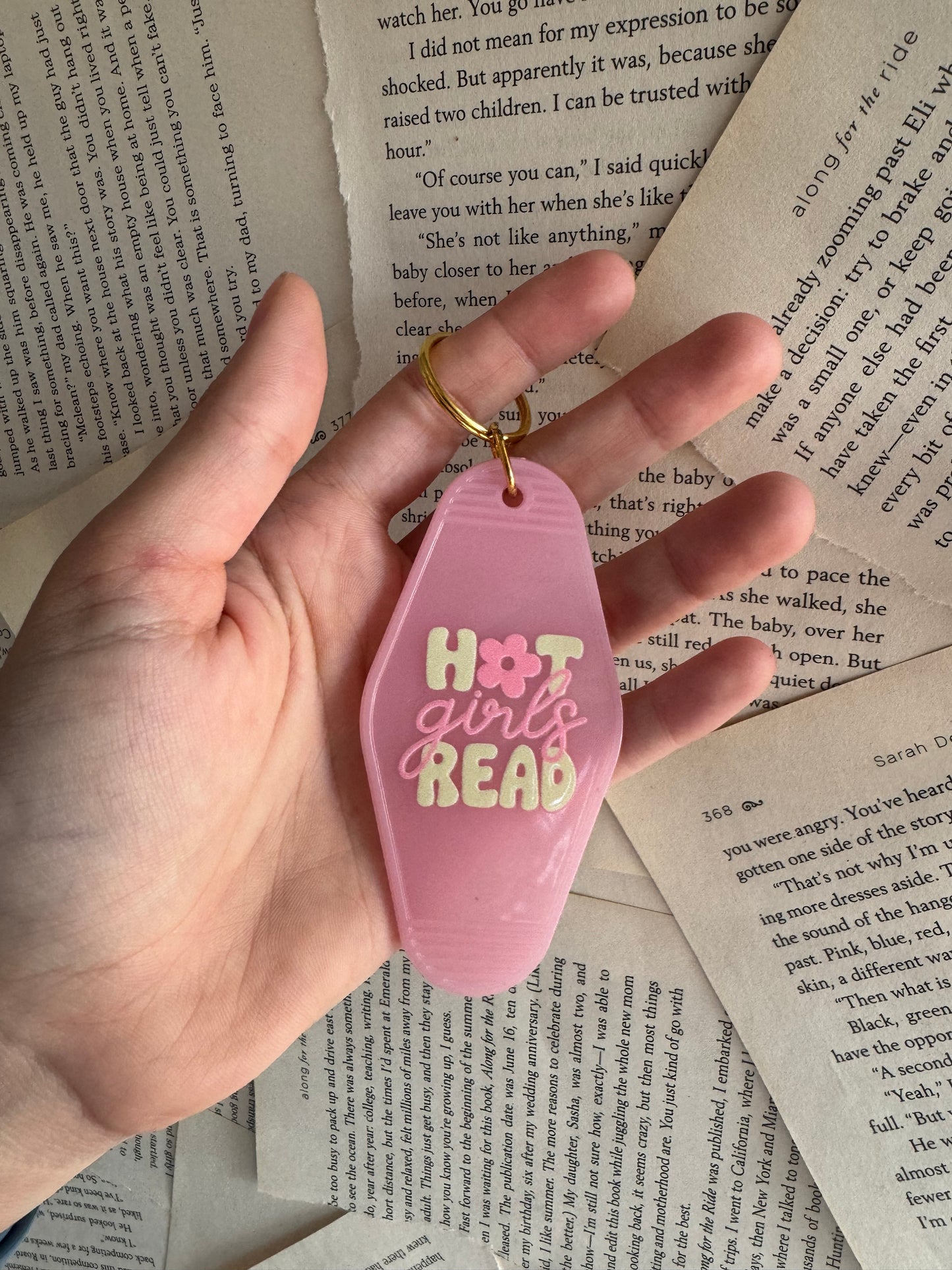 Hot Girls Read Vintage Motel Keychain