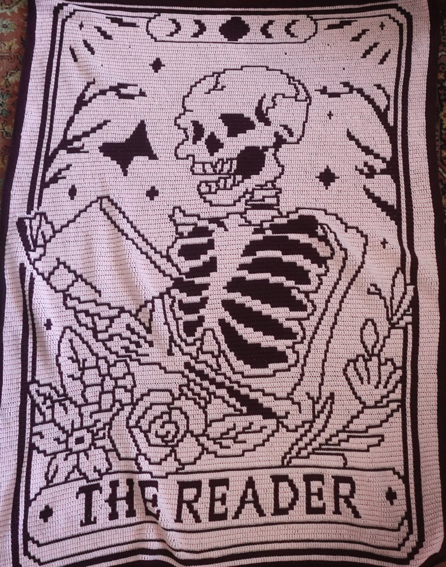 The Reader Tarot Light Overlay Mosaic Crochet Graphghan Pattern