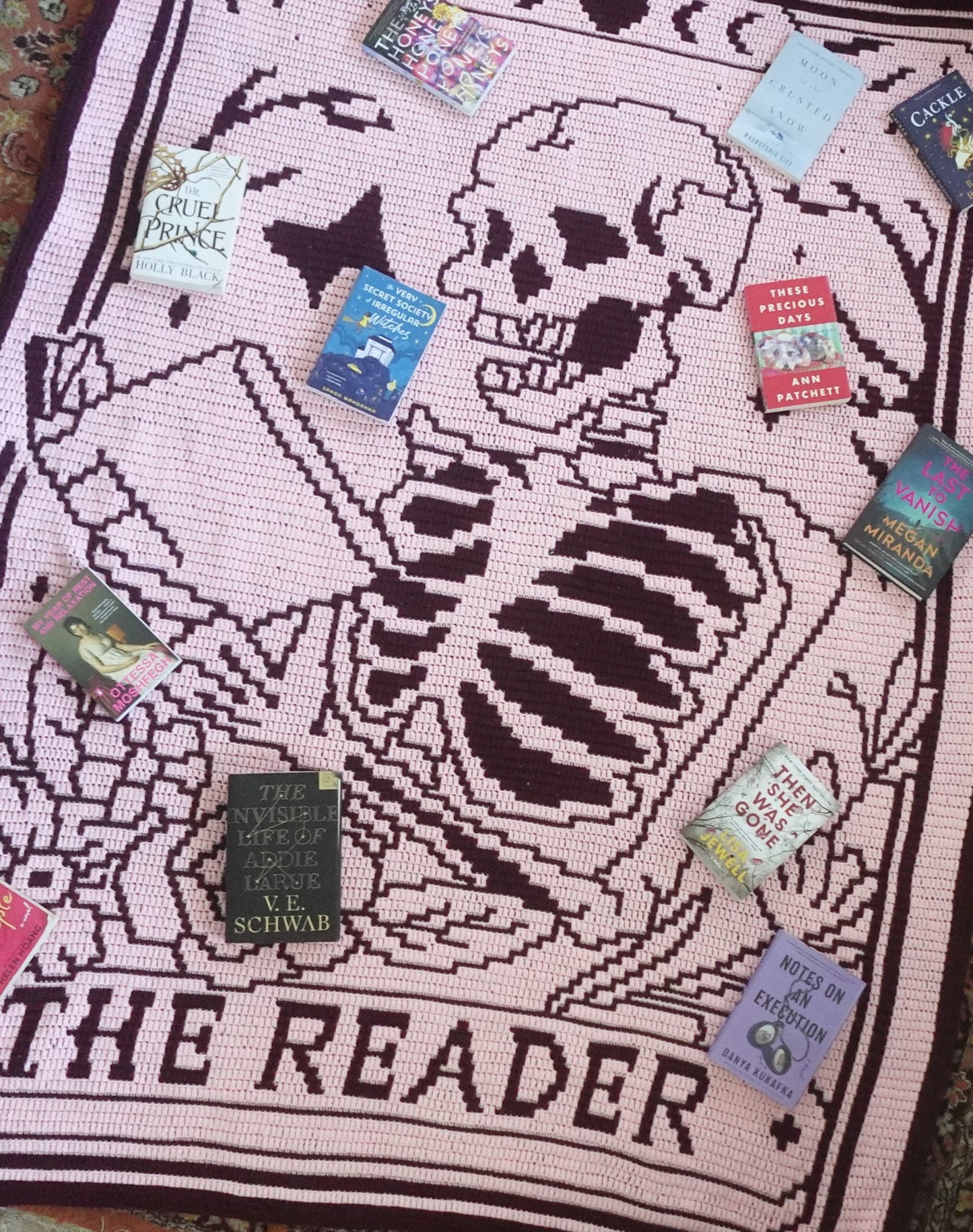 The Reader Tarot Light Overlay Mosaic Crochet Graphghan Pattern
