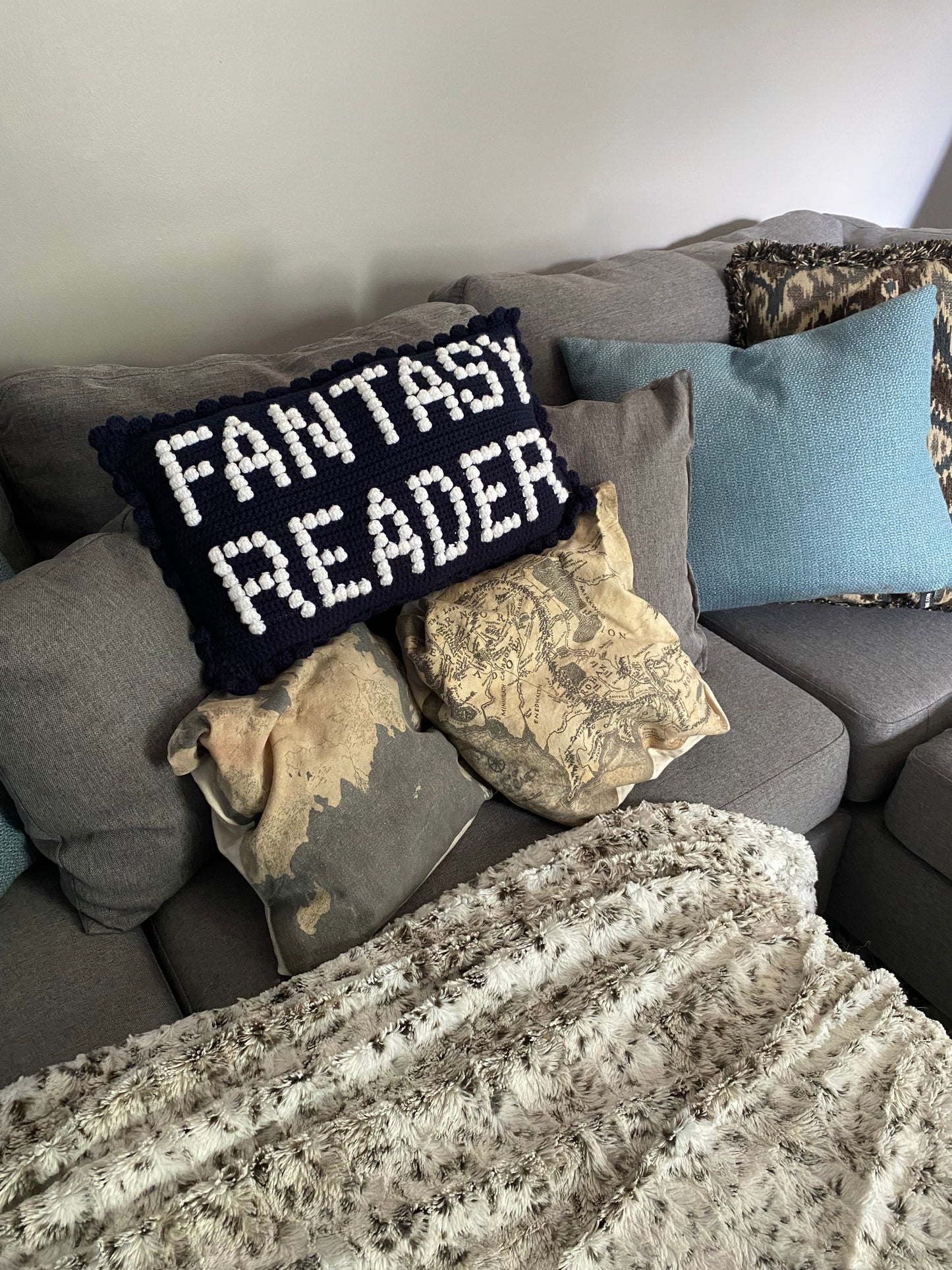 Fantasy Reader Bobble Crochet Pillow Pattern