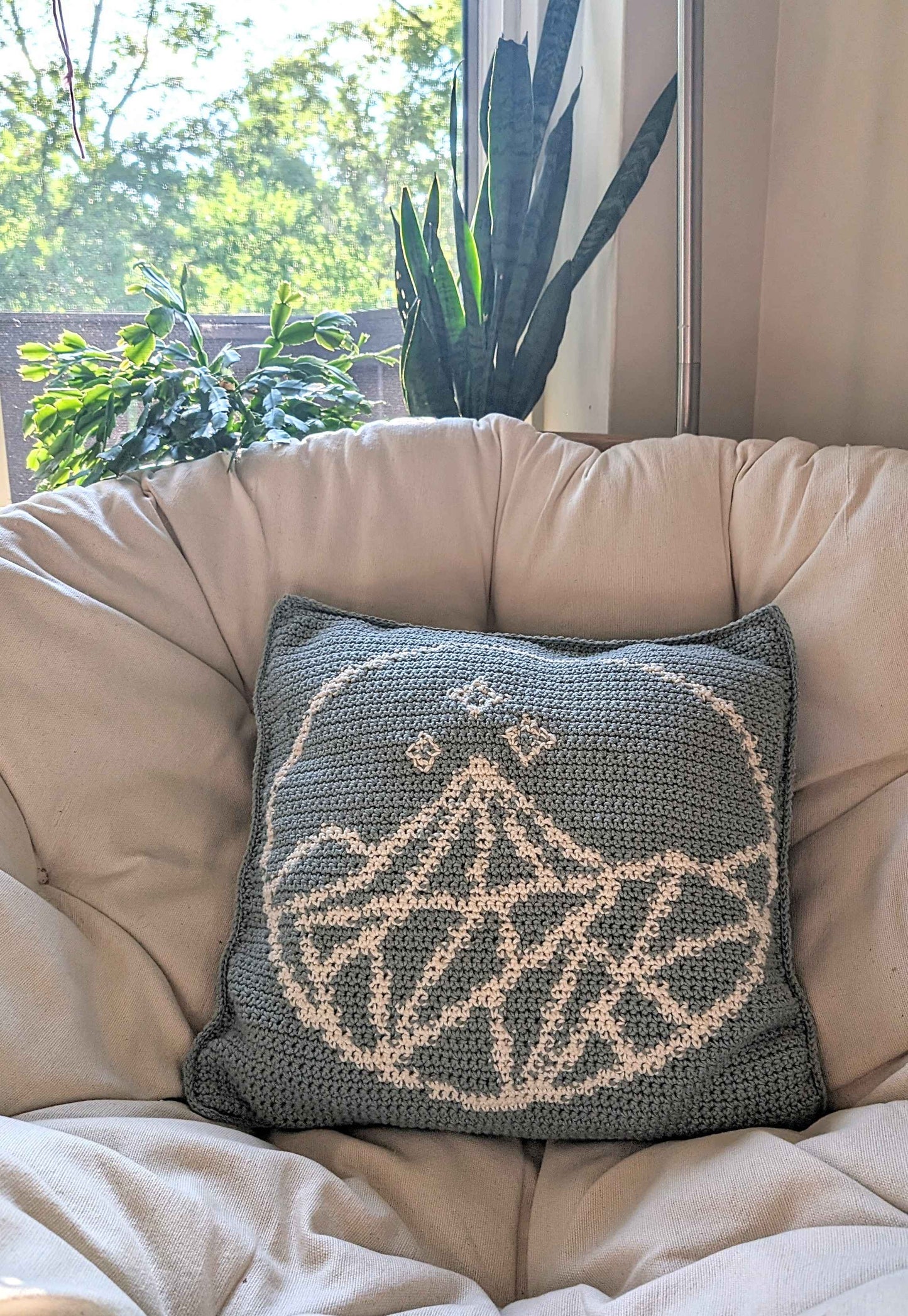 Night Court Logo Tapestry Crochet Pillow Pattern