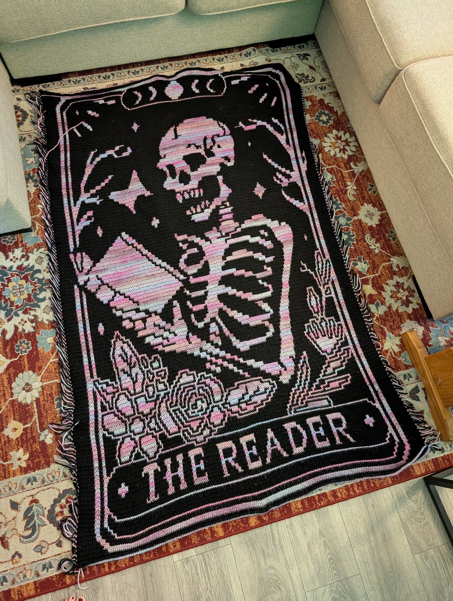The Reader Tarot Dark Overlay Mosaic Crochet Graphghan Pattern